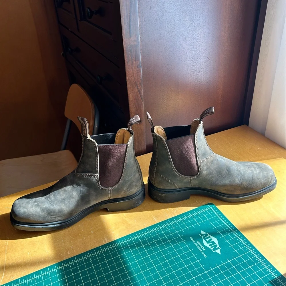 Blundstone Australian Size 8 in Rustic Brown ,US Men Size 9 ,US women size 11 - Picture 4 of 9